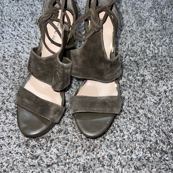 Gianni Bini Heels - Picture 2 of 3